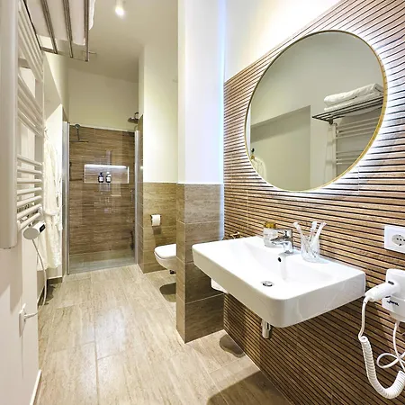 Apartment Romana With Terrace & Private Entrance